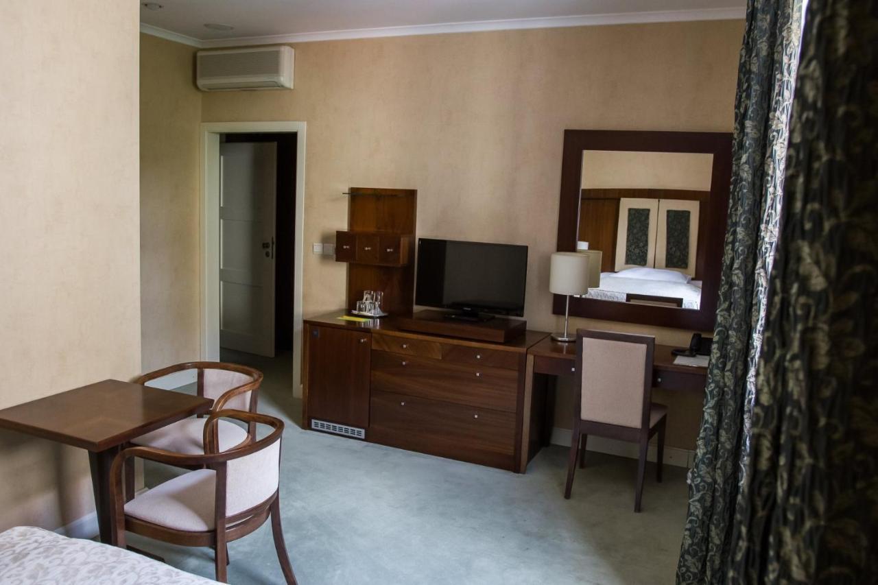 Hotel Pavla Piest'any Buitenkant foto
